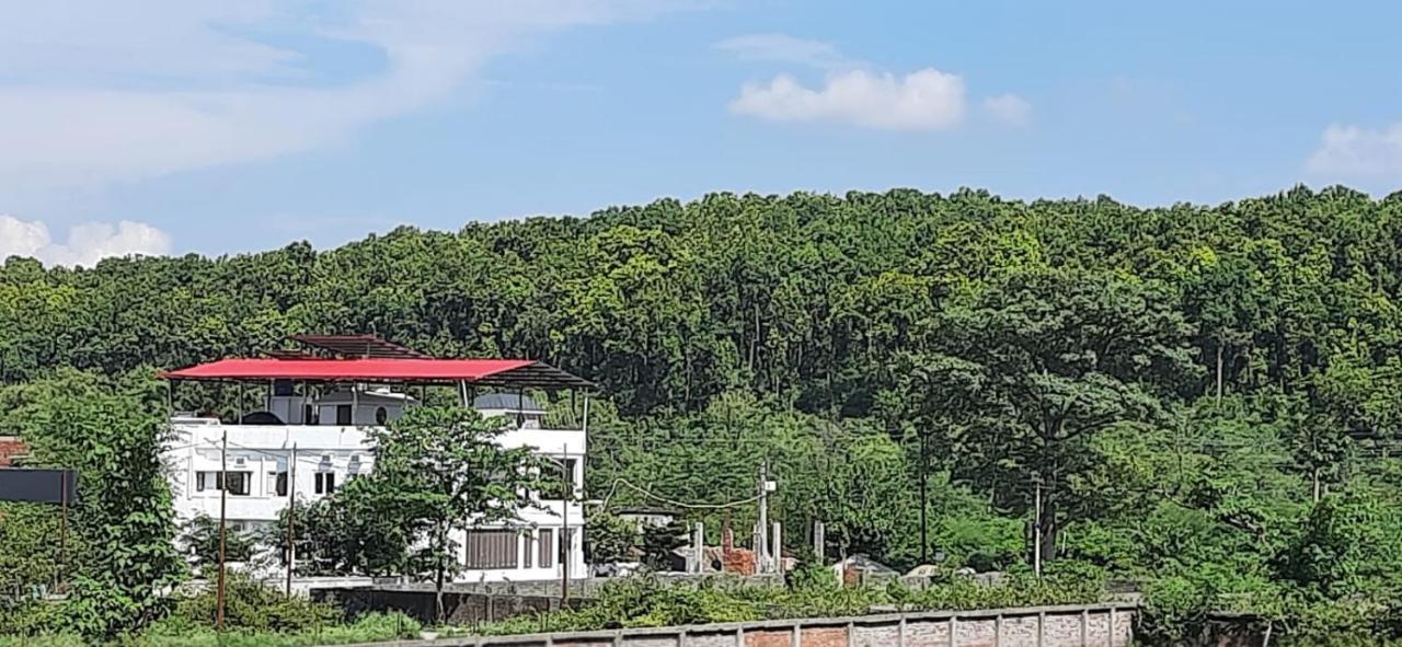 Hotel The Bird Dehradun Esterno foto