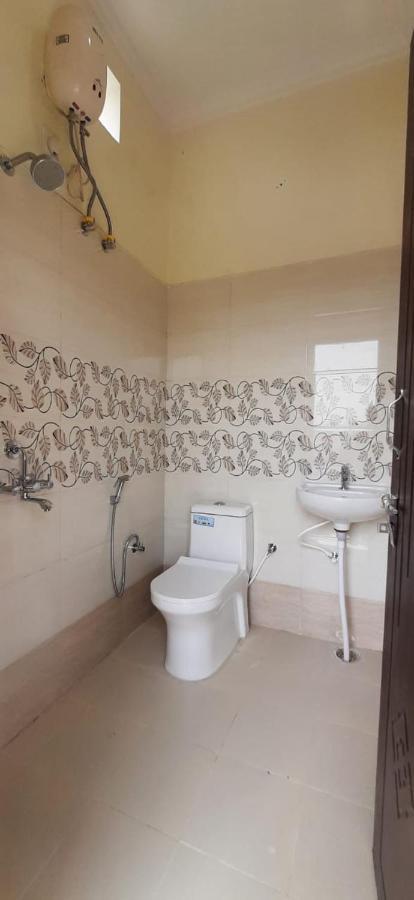 Hotel The Bird Dehradun Esterno foto