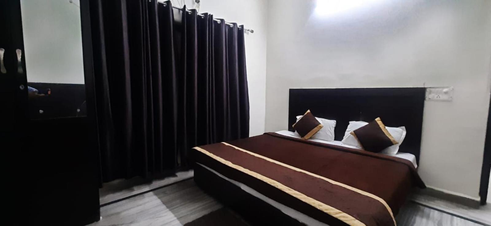 Hotel The Bird Dehradun Esterno foto